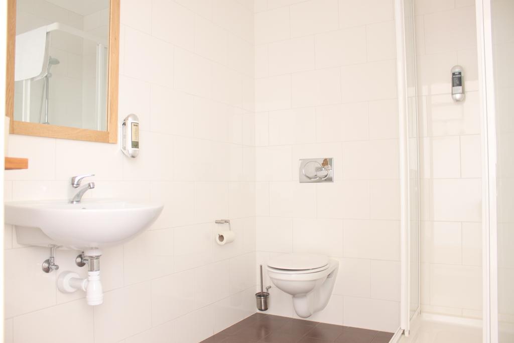 Guesthouse Eleven Hotel Арвика Экстерьер фото