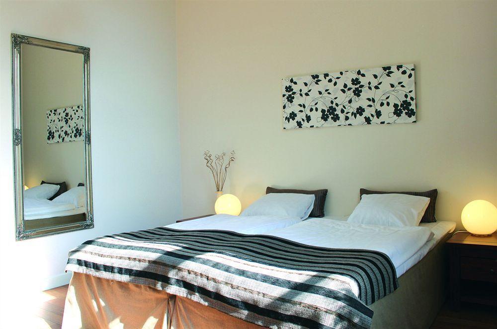 Guesthouse Eleven Hotel Арвика Экстерьер фото