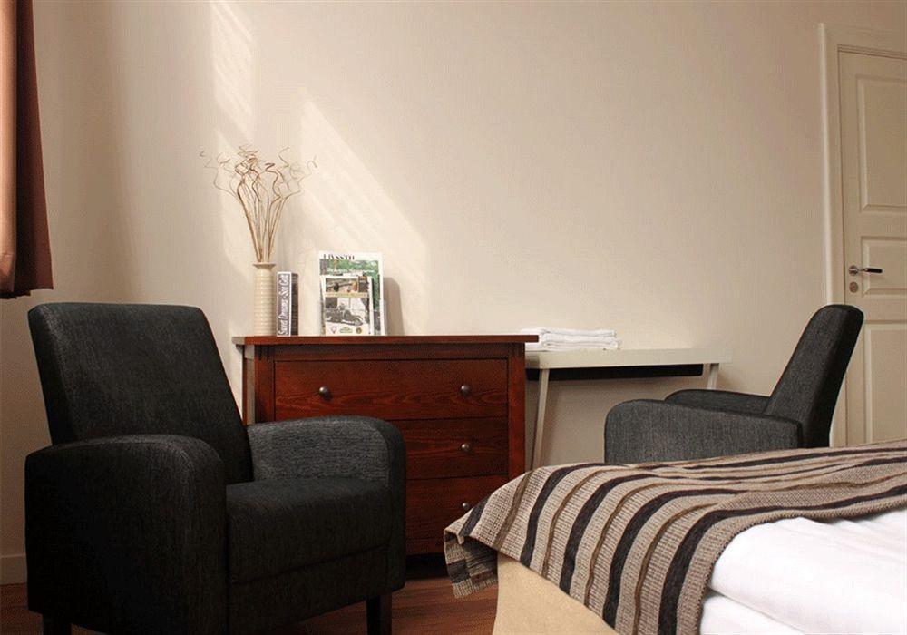 Guesthouse Eleven Hotel Арвика Экстерьер фото