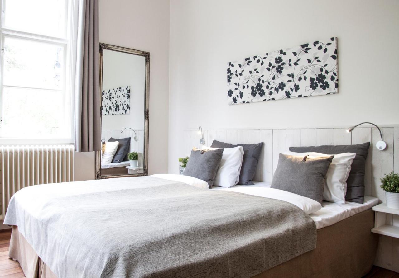Guesthouse Eleven Hotel Арвика Экстерьер фото